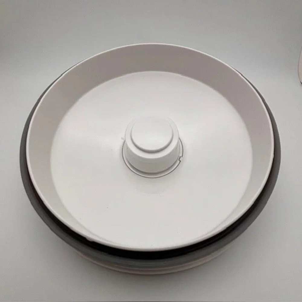 FoodSaver Vacuum Seal Container Canister with Pump Lid‎ White and Smoke Gray
